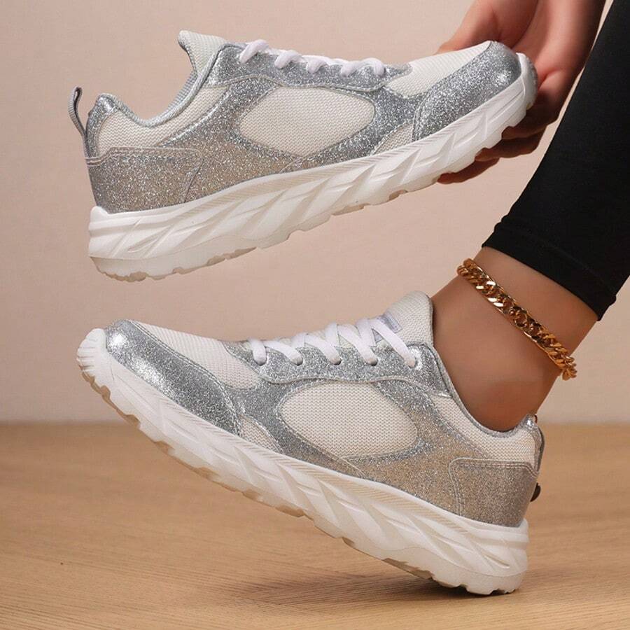 新款大码女式运动鞋，时尚透气厚底休闲平底鞋，轻便柔软