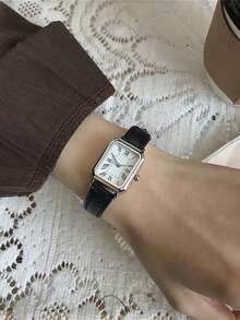 1 件女士复古个性简约石英机芯手表，适合日常佩戴