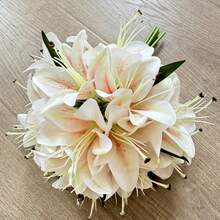 3PCS/6PCS Artificial Plants Artificial Flowers Lily Home Decoration Tabletop Decoration Flower Arrangement Artificial Flowers Artificial Decorations Plastic Flowers Yard Decoration Wedding Decoration Flowers Hand Bouquet Fake Flowers