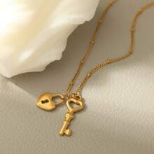 1pc Stainless Steel Gold Color Heart-Shaped Pendant Necklace, Fashionable Luxury Design, Suitable For Any Occasion
