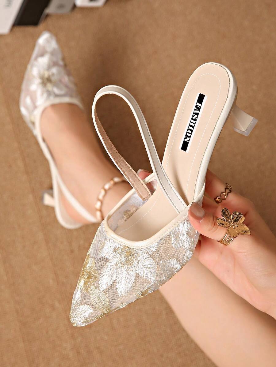 2025 秋冬白色高跟穆勒鞋女款，尖头蕾丝刺绣一脚蹬细跟凉鞋，新中式风格，优雅，女士浅口鞋