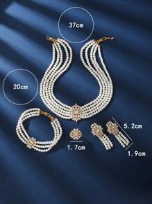 Parure de 4 pièces comprenant un collier, un bracelet, des boucles d'oreilles et une bague en perles de rocaille, mode et luxueuse, adaptée pour des cadeaux et un port quotidien ou pour des occasions spéciales pour les femmes