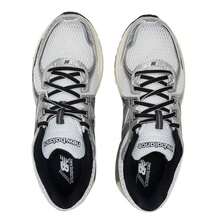 New Balance Zapatillas deportivas ligeras y cómodas de uso casual, unisex - Blanco/Plata - Ver 4