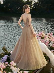 Faeriesty Elegante vestido de noche de silueta A-line de tul con elaborados apliques bordados - Ligero y fluido de alta costura para invitados de boda, cenas de gala y bailes