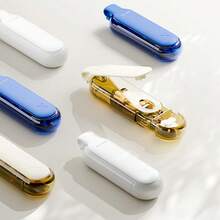 1 件装每日药丸收纳盒，4 个隔层，小药盒便携式旅行药盒，钱包口袋迷你药盒，紧凑型旅行药品收纳盒，用于维生素、鱼肝油、补充剂