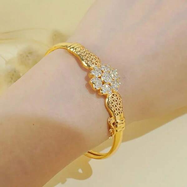 1pc Vintage Elegant Cuff Bracelet, Brass Floral Embellished With Moissanite Stone, Suitable For Daily Wear, Festivals, Parties, Banquets - An Ideal Gift For Family And Friends