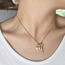 1pc Stainless Steel Gold Color Heart-Shaped Pendant Necklace, Fashionable Luxury Design, Suitable For Any Occasion