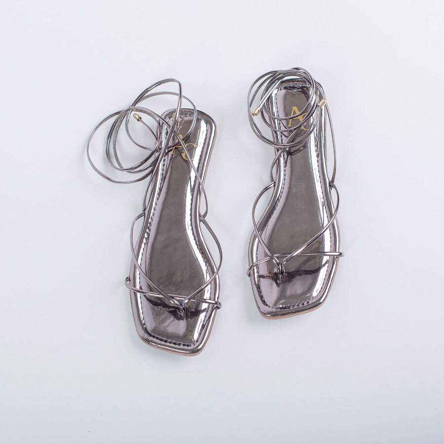 Women's Metallic Flat Sandal With Thin Straps And Ties - 深灰色 - 查看 1