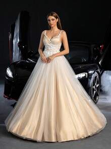 Elegant Fairy Bride Luxury Sheer Tulle Wedding Dress, Spaghetti Straps Heart-Shaped Neckline, Criss-Cross Open Back Lace-Up, Fitted Bodice With Delicate Lace Embroidery, Ideal For Bridal Party, Classic Church Wedding, Red Carpet Event, And Dream Wedding Photoshoot - White - View 1