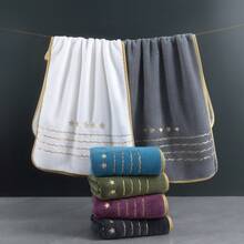 Set de 5 toallas de baño con borde dorado, toallas absorbentes y de secado rápido para uso en exteriores de 74*34cm, con diseño de bordado de 5 estrellas simple, adecuadas para vacaciones, campamento al aire libre, playa, fitness, natación, viajes, spa, apropiadas para Halloween, Navidad, Acción de Gracias, toallas de ducha para salón de belleza, hotel, deportes, artículos esenciales para el hogar