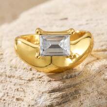 Anillo minimalista y versátil con incrustación de circonita cúbica en diseño geométrico, un accesorio de moda como regalo para mujeres, adecuado para fiestas y reuniones