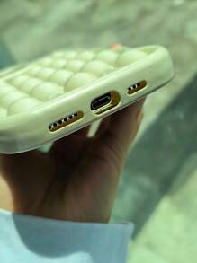 A 3D Water Ripple Curled Wave Frame Shape Shockproof And Soft Protective Women's Phone Case Suitable For IPhone 15