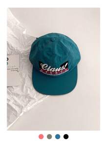1 Stück Softtop-Baseballkappe mit flachem Schirm und stilvoller bestickter Buchstaben-Baseballkappe, Street-Hip-Hop-Snapback-Mütze kleiner Marken für Männer und Frauen, lässiger All-Match-Sonnenhut in Retro-Kontrastfarbe für Frühling und Sommer