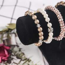 Luxuriöser Samtausstellungsständer für Armbänder und Halsketten, geeignet für Nachtmärkte und Stände, auch für die Präsentation von Uhren, Fußkettchen und anderen Schmuckstücken, Schmuckständer zur Präsentation von Halsketten, Armbändern, Uhren - stabiler Kunststoff-Ovalorganizer mit schwarzer samt-ähnlicher Oberfläche, vielseitige Aufbewahrung für den Schreibtisch für Frauen, Valentinstag, Geburtstag Geschenk, Halsketten Präsentationsständer, elegante Präsentation, stabile Baukonstruktion