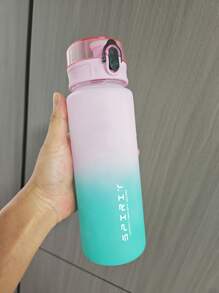 Garrafa de água esportiva gradiente à prova de vazamentos, copo de água de grande capacidade, adequado para fitness e viagens, copo de água esportivo de verão, nível altamente atraente, copo espacial, copo de água super grande capacidade para homens e mulheres