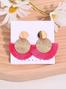 Los nuevos pendientes con forma de abanico bohemios y retro con diseño dorado y artesanía exquisita son populares en Europa y América. Son adecuados para usar en excursiones diarias a la playa y exudan un encanto único.