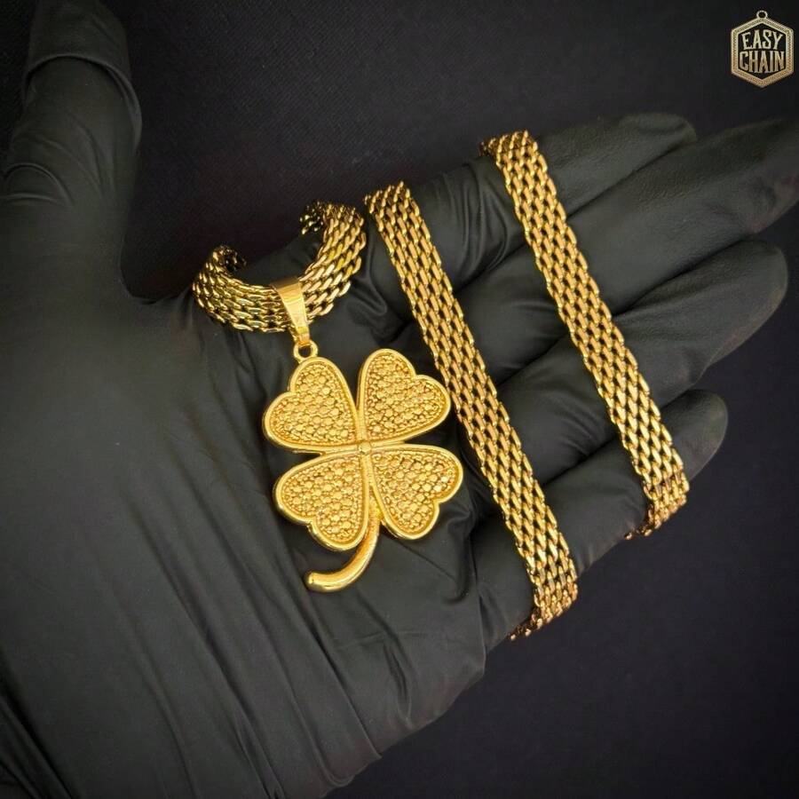 Old Coin Chain | Influencer Model With Differentiated Pendants - Colgante de trébol de Nino - Ver 1