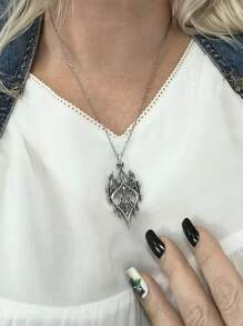 Collar colgante con forma de corazón hueco de castillo gótico vintage, collar de moda minimalista para mujeres, regalo para fiesta