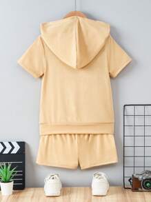 Set de 2 piezas de ropa deportiva informal de moda con estampado de letras para niños - top con capucha de manga corta y conjunto de shorts, ideal para verano