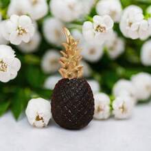 Tuzsocr Pineapple Decorative Statues, Decorative Figure For Living Room, Desk Decoration
