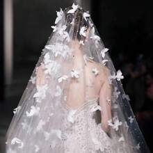 Luxuriöser Brautschleier mit Perlen & 3D Schmetterlingen, elegantes großes Schwanzdesign für Hochzeiten