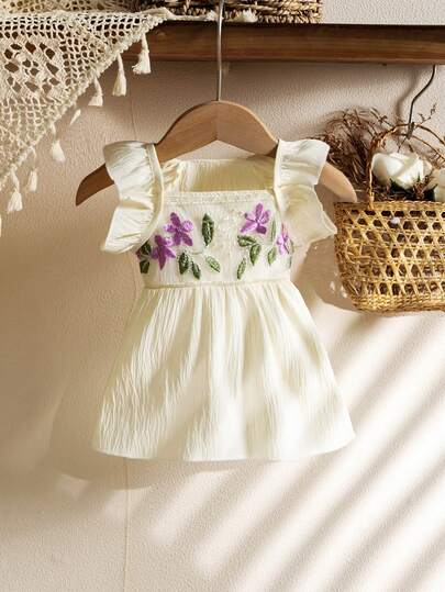 Pet Dress With Flower Embroidered Cat & Dog Design, Suitable For Outdoor Activities