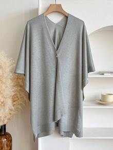 一件简约纯色纽扣针织披肩罩衫，百搭时尚，轻薄透气，适合日常穿着和旅行搭配连衣裙。 - 彩色 - 查看 4