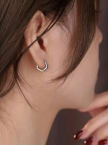 2pcs Luxury Elegant Niche Design Tiny Flower Hoop Earrings - Silver - View 3