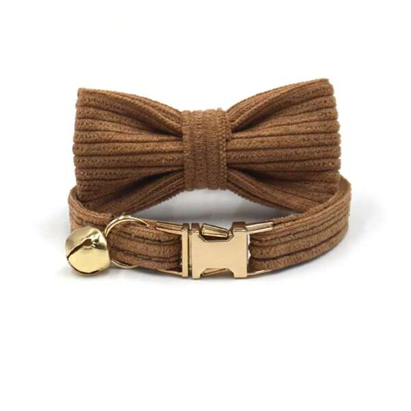 Collar de terciopelo de pana para gato, collar con campana y lazo para mascota, hebilla de aleación de zinc chapada en oro linda y duradera, fácil de ajustar y de liberación rápida, para uso diario, exterior y fiesta de cumpleaños de boda (debido a cada lote de telas y hecho a mano, los colores pueden variar ligeramente, se envían al azar)