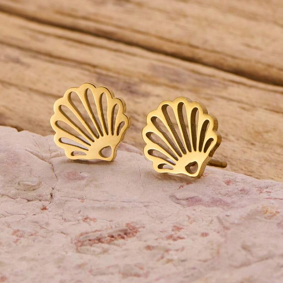 1 paire de boucles d'oreilles à la mode en acier inoxydable pour femme, en forme de coquillage avec texture ajourée, un cadeau à la mode, adapté à toutes les saisons et aux soirées.