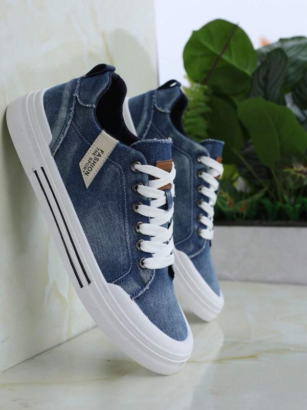 1 par de zapatos deportivos y de skateboard de estilo retro y casual para hombres, con cordones, de unicolor, adecuados para usar en exteriores y durante las vacaciones en cualquier época del año