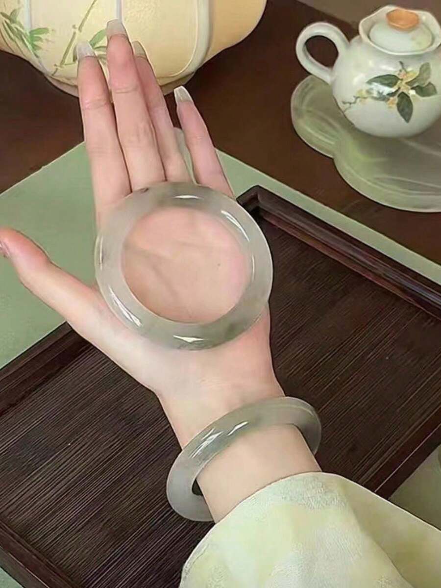 1 件女士时尚仿玉手镯（适合 100 磅女士），光照透明