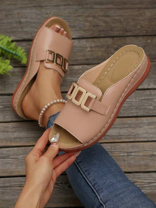 Nieuwe dames slippers PU met metalen ketting, comfortabel en lichtgewicht, geschikt voor vakantie en thuis, zomer