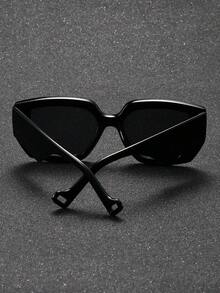 偏光太阳镜，男女通用复古方形大框塑料时尚眼镜，经典款式，适合户外运动、骑行、旅行、海滩、驾驶、钓鱼、夏季防紫外线遮阳外出装备户外海滩海滨度假以及送给家人和朋友的礼物 - 黑色 - 查看 4