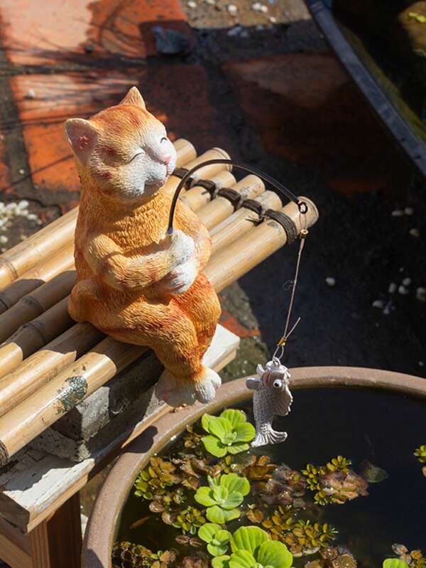 Außenbereich Garten Deko Ornament, handgefertigte realistische Harzkatzenfigur beim Fischen