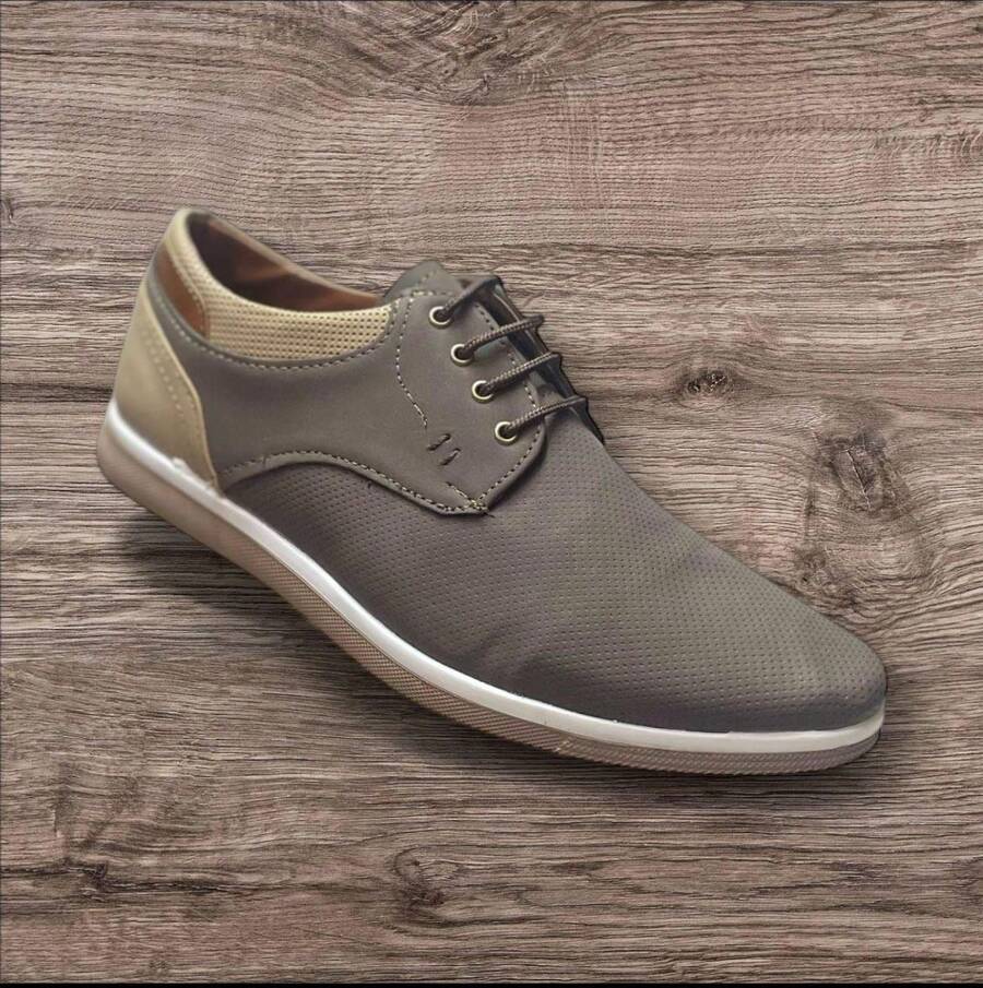 ZAPATO FORMAL PARA CABALLERO TIENEN EL STYLO QUE TE HACE VER FABULOSO ESTOS ZAPATOS DE VESTIR PARA CABALLERO SERAN EL HIT DE TU LOOK PUES SON PERFECTOS. ADEMAS, SU COMODIDAD ES TODO LO QUE NECESITAS EN LARGAS JORNADAS, GRACIAS A SU DISEÑO PUEDES IR DESDE LO MAS CASUAL HASTA LO MAS ELEGANTE EN CUALQUIER EPOCA DEL AÑO. - Marrón - Ver 1