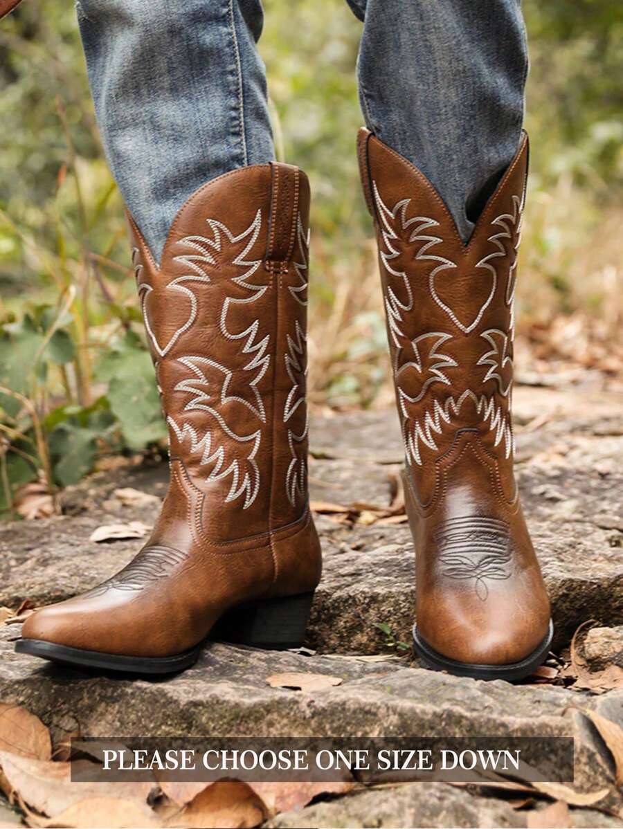 Mioeert Botines tipo cowboy con suela de madera, puntera redonda y bordado, para hombre (Por favor, elija un tamaño menos)