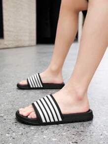 Scarpe da uomo a righe, pantofole eleganti, pantofole antiscivolo e resistenti all'usura, scarpe da donna alla moda e classiche a cinque barre, scarpe da spiaggia con una striscia per coppie, scarpe da immersione in acqua