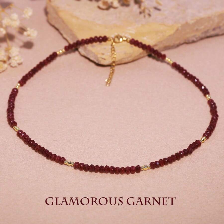 1 pieza Collar de piedra natural de granate para mujeres - Joyería elegante con tono dorado, cuentas de gemas rojas profundas para uso diario y regalo, aumenta la confianza y realza el encanto, collar con dije, diseño sofisticado de cuentas
