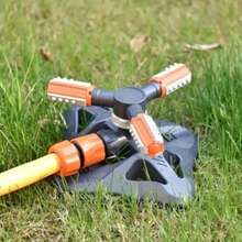 全自动旋转花园喷灌系统，一款耐用的节水草坪灌溉工具，适用于花坛和菜园。全自动旋转花园喷灌系统，一款耐用的节水草坪灌溉工具，适用于花坛、菜园和草坪。高效的花园和庭院浇水设计和节水技术