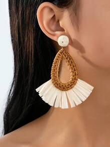 1 par de pendientes de aro con borlas de rafia tejida a mano para mujeres, con un diseño de moda y único, adecuado para playa, océano y estilo de vacaciones