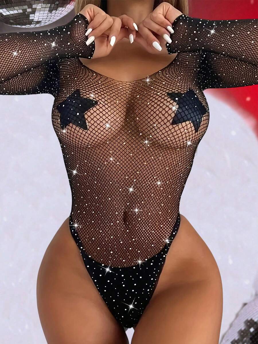迷人性感的闪亮水钻长袖连体比基尼，可内搭也可外穿，是女性个性风格的首选，也是旅行的必备单品。它适合主题派对、音乐节、沙滩泳装以及各种场合。是一款非常吸睛的女性个性内衣。