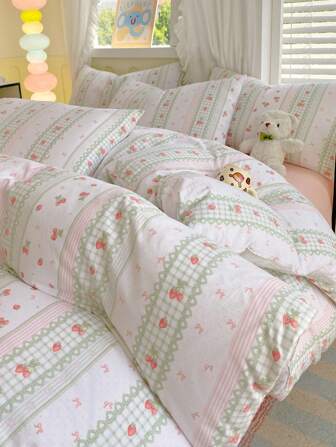 1 Set Of Pink Strawberry With Bow Duvet Cover 3 Pieces Set, Fresh And Simple & Feminine Style, Comfortable Cloud-Like Bedding Set Suitable For Girl's Bedroom/Dorm In All Seasons (1 Duvet Cover + 2 Pillowcase), Pillow Case Prints Randomly Cut