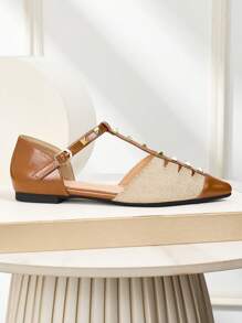 أحذية كعب مسطح للنساء موديل 2025 بتصميم ألوان متباينة وفتحات، أحذية فرنسية ذات أصبع مدبب، أحذية أنيقة وعملية للارتداء اليومي، بتفاصيل ملونة وخياطة وفتحات أنيقة