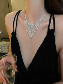 1 pezzo Collana con nappine e strass personalizzata, con design di gioielli