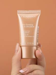 Clarins 娇韵诗[迷你]焕活紧致颈部和肩颈护理霜 15ml / 适用于颈部和身体 / 抗衰老颈部和肩颈霜，可明显减少皱纹、皮肤松弛和与年龄相关的黑斑 - For Neck 15ml - 查看 2