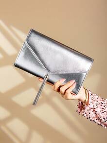 迷人的女士流苏装饰信封晚宴手包，闪亮的链条肩带，时尚翻盖，奢华纹理人造皮革，非常适合华丽场合，理想的婚礼和派对活动配饰 - 銀色 - 查看 1
