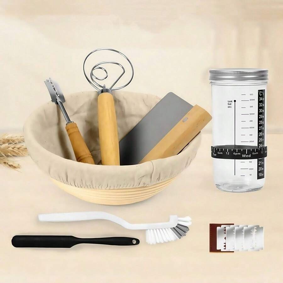 带有高级工具的酸面团发酵剂套装，包括 22 盎司高品质酸面团发酵剂、硅胶发酵篮、面团刮刀、划痕板，非常适合烘焙初学者和爱好者