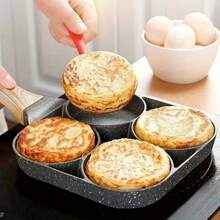 Antihaft-Pfanne mit 4 Löchern - beständige Aluminiumlegierung, vielseitig für Omeletts, Eier, Knödel & Steaks, induktionsplattentauglich, perfekte 4-Gitter-Bratpfanne für Eier, antihaftbeschichteter Haushaltspfanne, antihaftbeschichtete Pfannkuchenpfanne, Pfanne mit Holzgriff für Omeletts und Burger, beständige Aluminiumlegierung, ideal für Omeletts, Burger und Steaks, nur Handwäsche, induktionskompatibel, Küchengeschirr