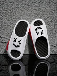 X 1 Pair Cute Asymmetric/Asymmetrical Cartoon Street Style EVA Couple Slippers, Massage Arch, For Home, Vacation, Outdoor, All Season